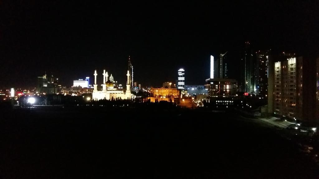 Apartment In Heart Of Astana Luaran gambar