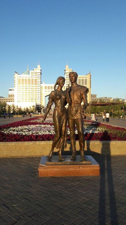 Apartment In Heart Of Astana Luaran gambar
